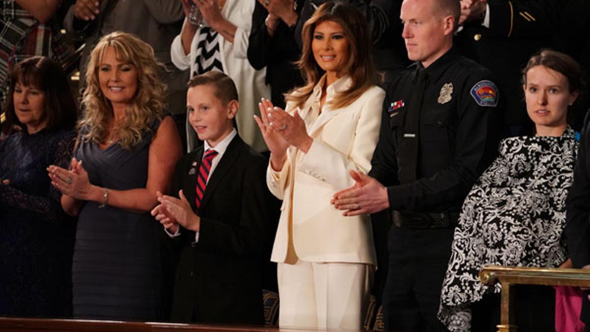 Melania Trump con traje de chaqueta de Dior