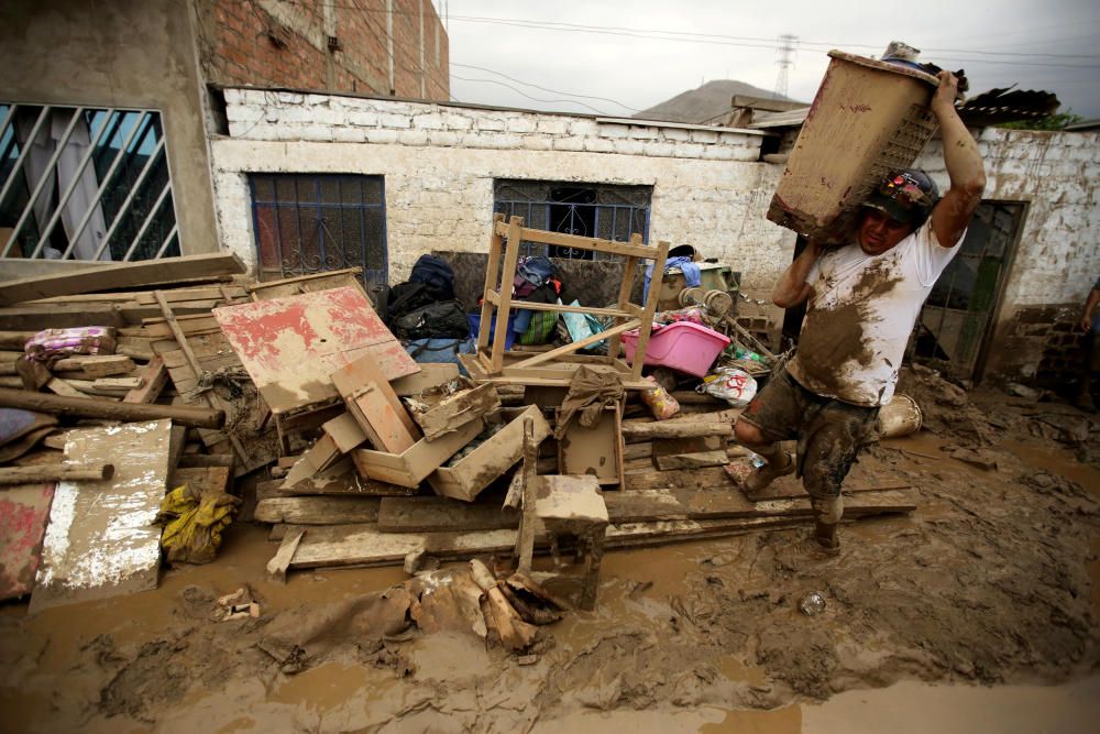 Las inundaciones dejan decenas de muertos y miles de damnificados en Perú.