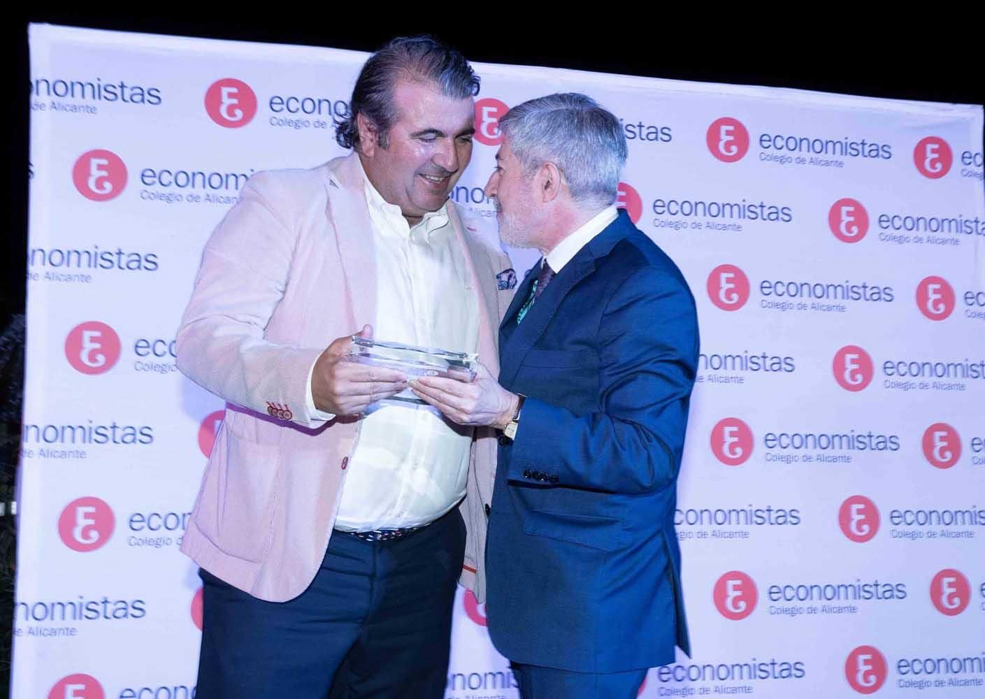 Los Economistas de Alicante celebran su cena anual en honor a su patrón