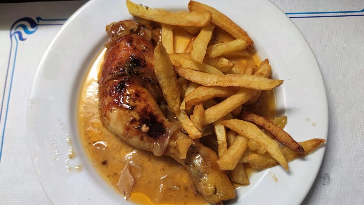 El pollo al horno del Bar Restaurante Alarcón.
