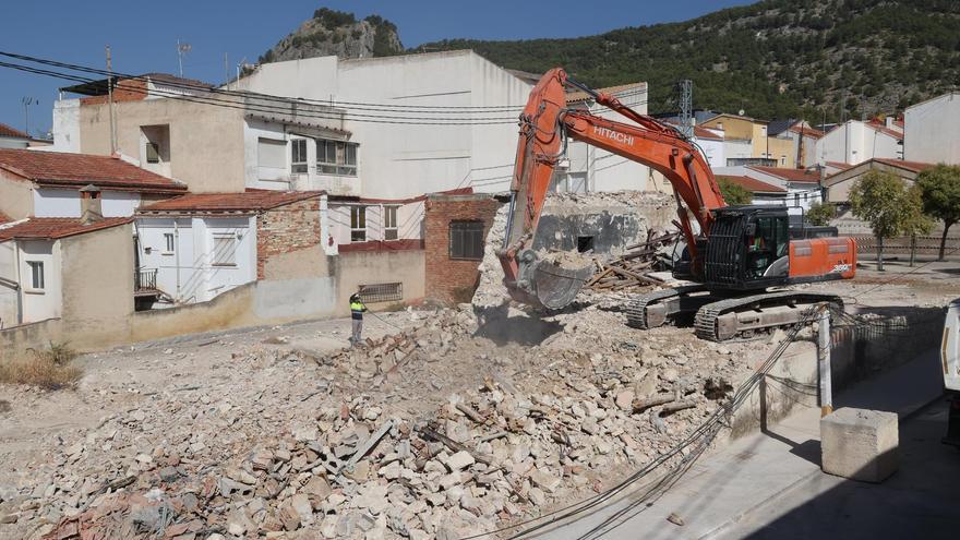 Demolición del antiguo cine de Batoy