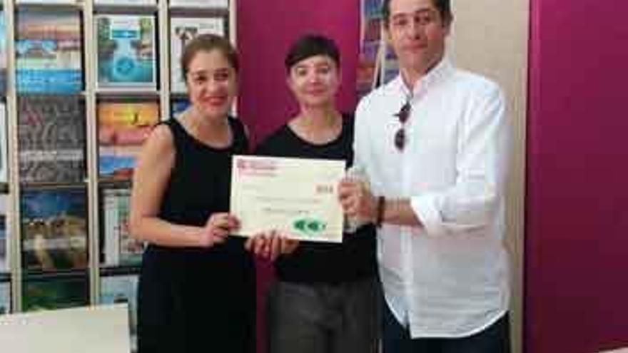 Entrega del cheque de donación a la Asociación Zamorana de Esclerosis Múltiple.