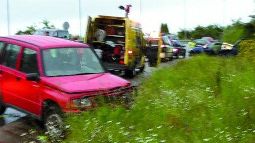 Cuatro heridos en un choque de dos coches en las cercanías de Cudillero