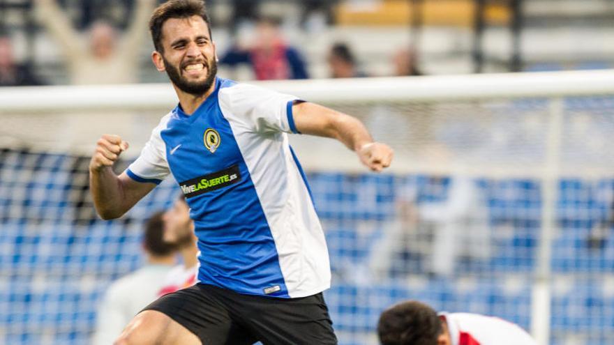 Dalmau celebra su gol al Espanyol B