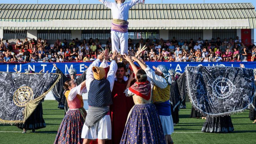 Una espectacular gala inaugural muestra el músculo del COTIF