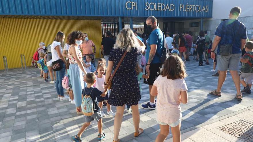 La vuelta a las aulas en el colegio Soledad Puértolas de Zaragoza el pasado mes de septiembre.  | ÁNGEL DE CASTRO