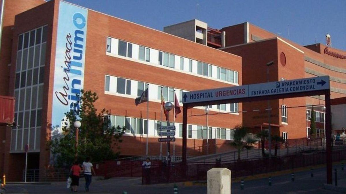 Exterior del Hospital Virgen de la Arrixaca, situado en El Palmar, Murcia.