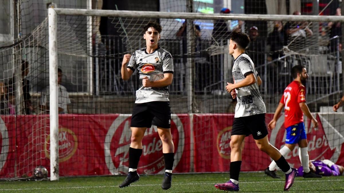 El Horta, celebrando un gol