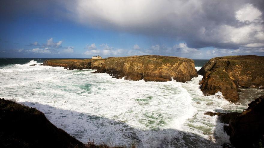 La ermita con las mejores vistas de Galicia: levantada sobre el mar y solo accesible con la marea baja