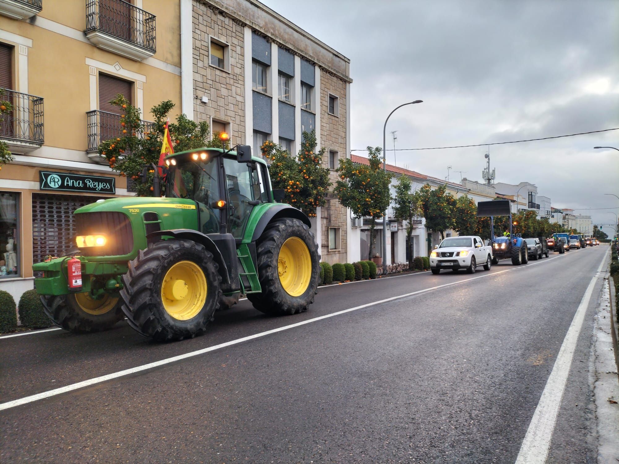 Galería | Tractores protestan en Valencia de Alcántara