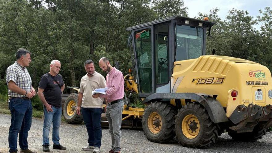 Comienza la obra de mejora de los tres kilómetros de la carretera a Fonceca, en Cangas del Narcea: &quot;Estábamos medio incomunicados&quot;