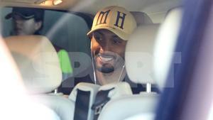 Raphinha vuelve a Barcelona con su familia, a bordo de un jet privado procedente de Portoalegre.