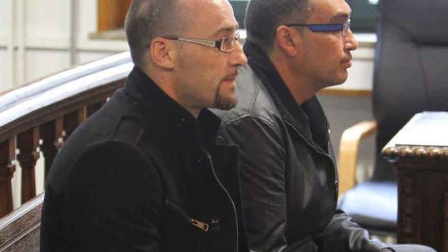 Los acusados Paulo Rafael da Silva (i.) y Francisco Javier González (d.), el día del juicio  // Iñaki Osorio