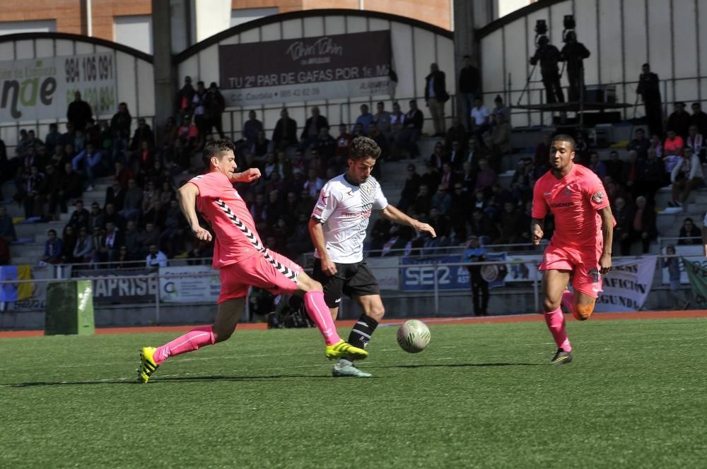 El partido entre el Caudal y la Cultural Leonesa, en imágenes