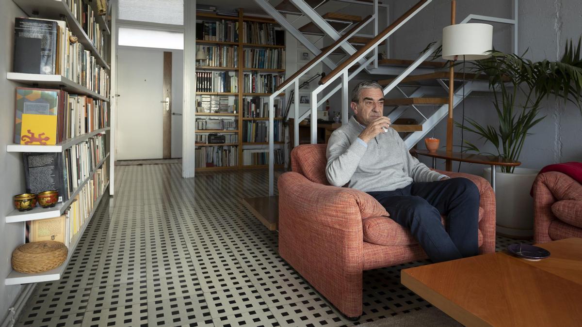 Salvador Matas, arquitecto que vive desde hace 30 años en un piso de Bohigas