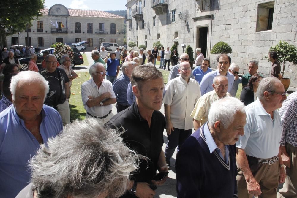 Poio da su último adiós al exalcalde Armando Couse