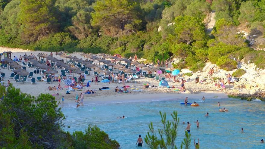 Estas son las fotos de las 15 playas de Mallorca que se han declarado espacios sin humo