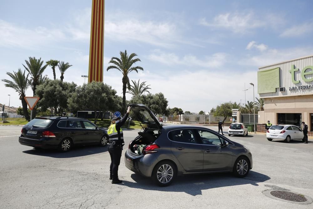 Controles de la Policía Local de Torrevieja para e