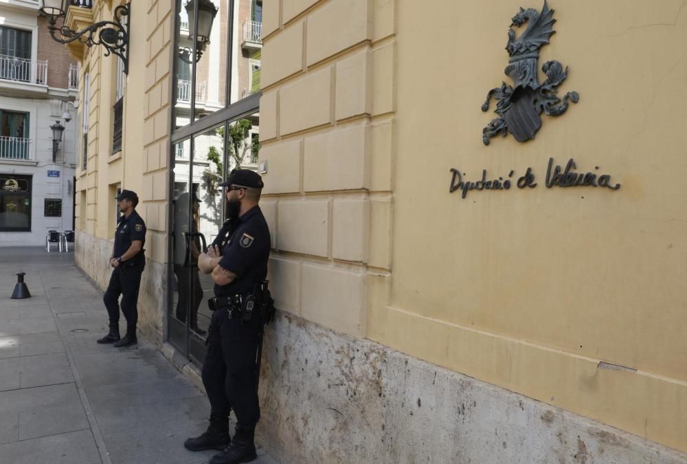 La Policía registra desde primera hora de hoy la Diputación de Valencia.