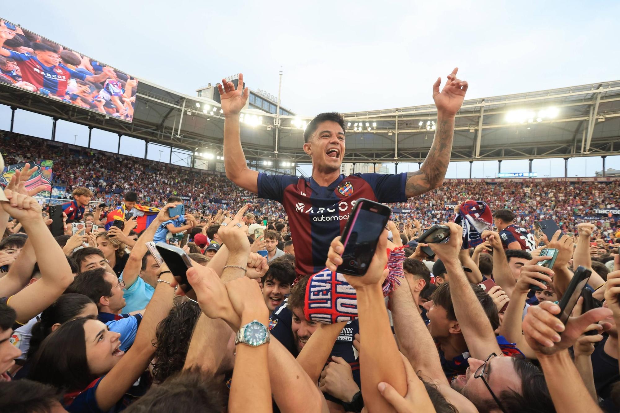 Las mejores imágenes de la celebración del Levante en el Ciutat