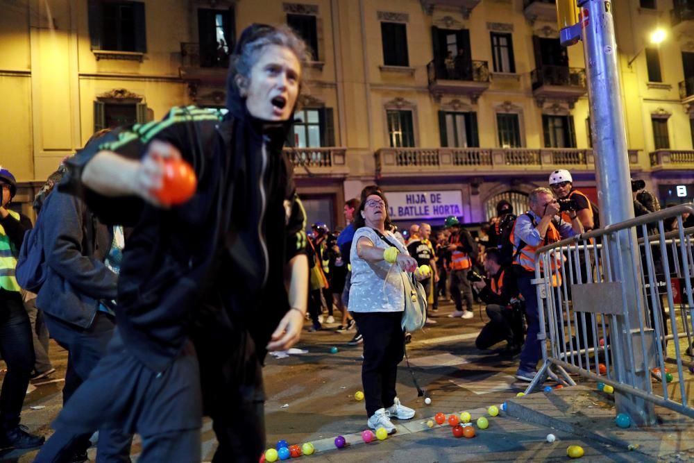 Protesta frente a la Jefatura de Vía Laietana