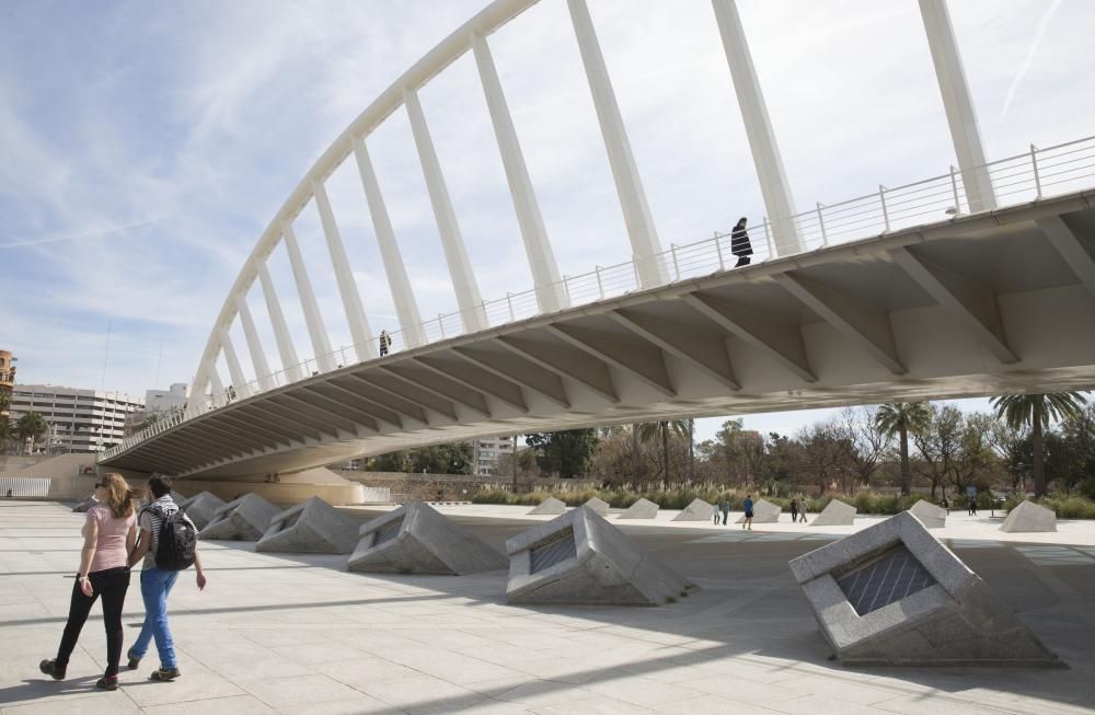 Actividades en el jardín del Túria, el antiguo cauce del río en València.