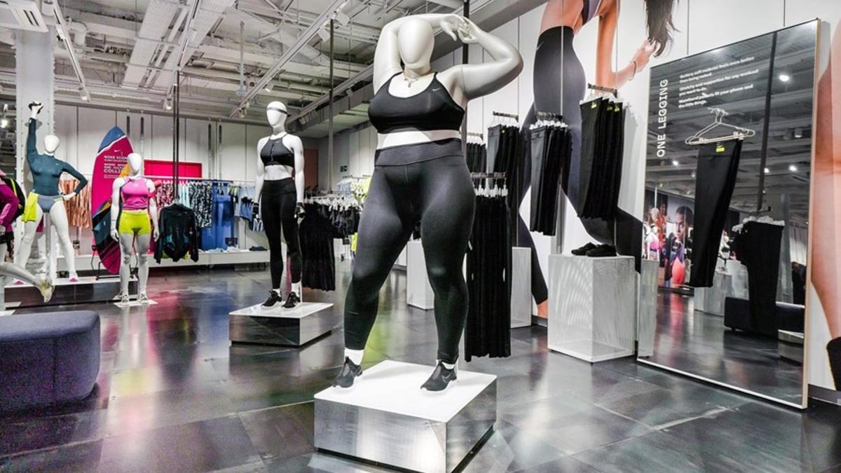 Maniquís 'plus size' en una tienda de Londres.