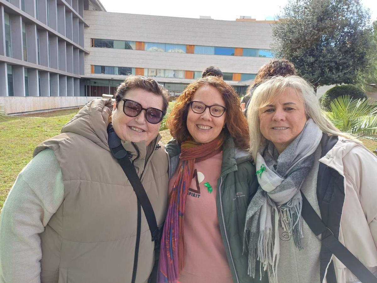 Amparo, Lidón y María Dolores, pacientes este miércoles en el Hospital Provincial de Castellón.