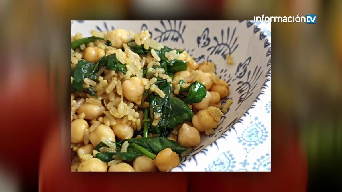 Garbanzos al curry con arroz y espinacas