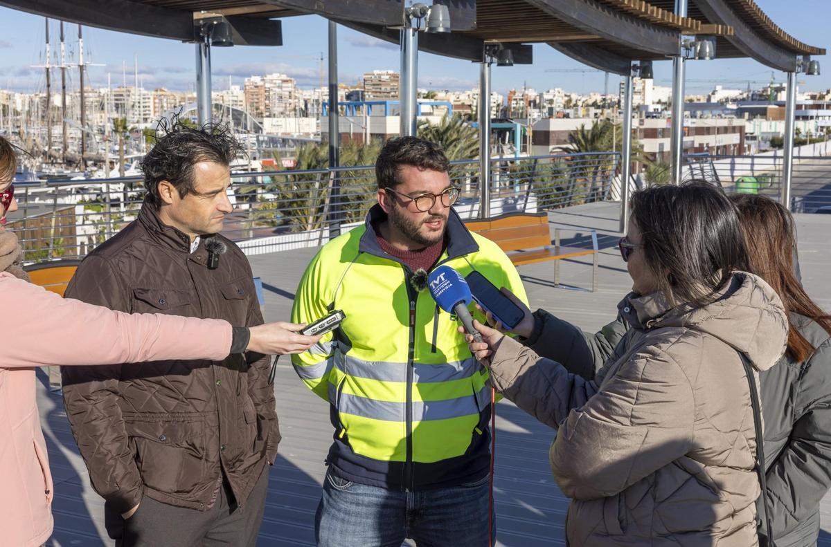 Torrevieja reabre un primer tramo del dique de Levante