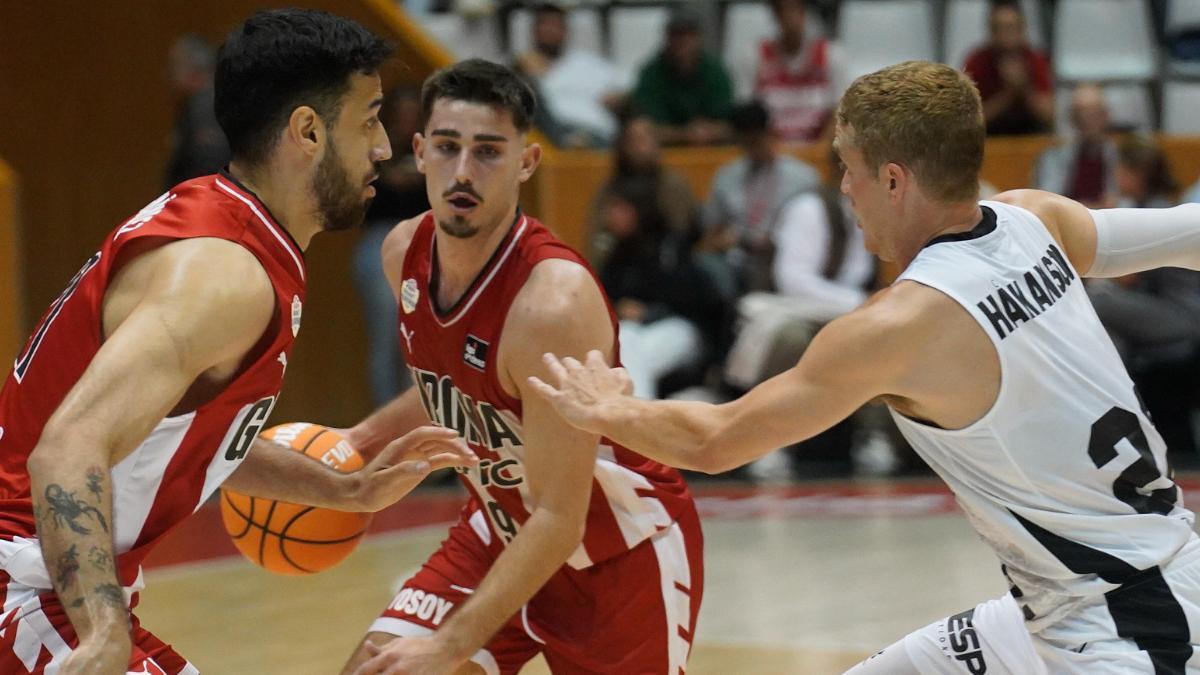 Un brillante Ludde Hakanson, en tareas defensivas