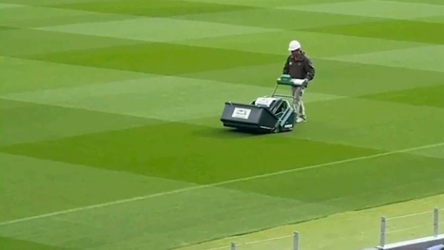 اللمسات الأخيرة على ملعب كامب نو قبل انطلاق الدوري بمباراة برشلونة وأتلتيك بيلباو