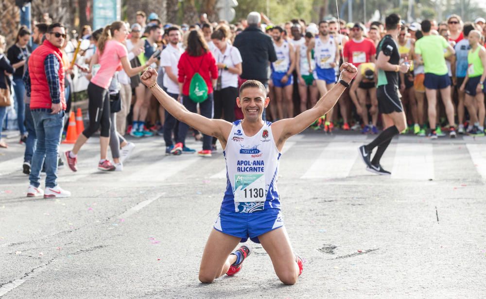 Hamid se adjudica el Medio Maratón de Alicante.