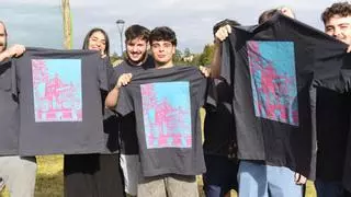 Perillo está de moda: la camiseta de las fiestas de Oleiros que se ha vuelto un objeto de deseo