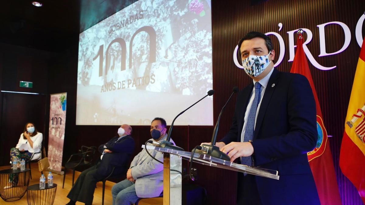 José María Bellido, durante su intervención en las jornadas '100 años de patios de Córdoba?