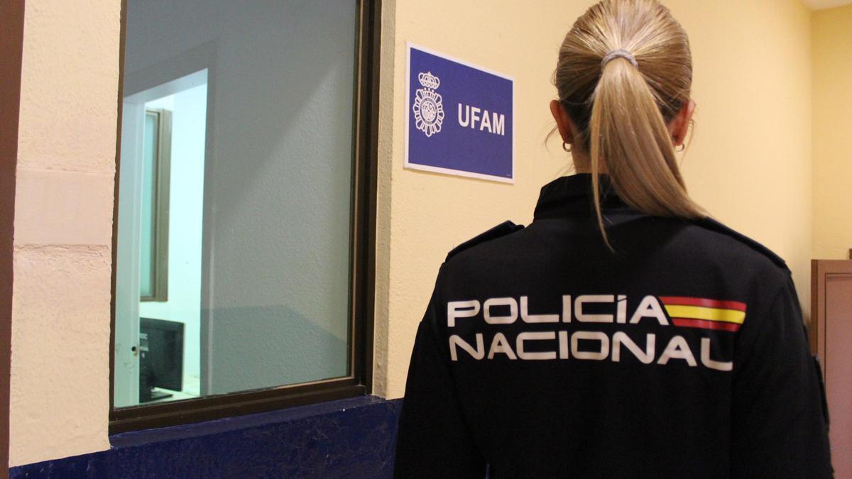 Agentes de la UFAM detuvieron al presunto pederasta en un municipio de València.