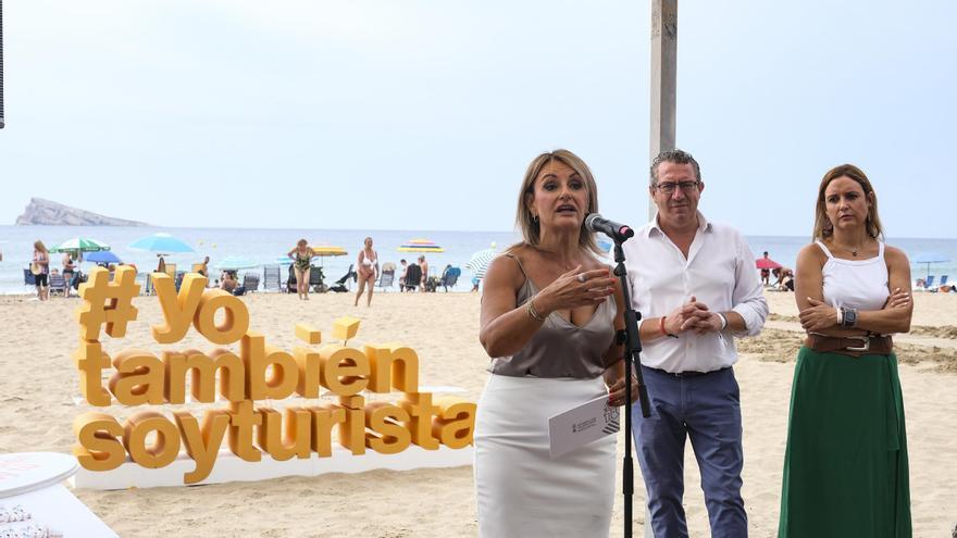 Montes atribuye el debate de la turismofobia a “posiciones políticas xenófobas y clasistas”