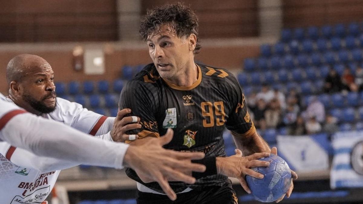Antonio García, esta temporada ante el BM Logroño
