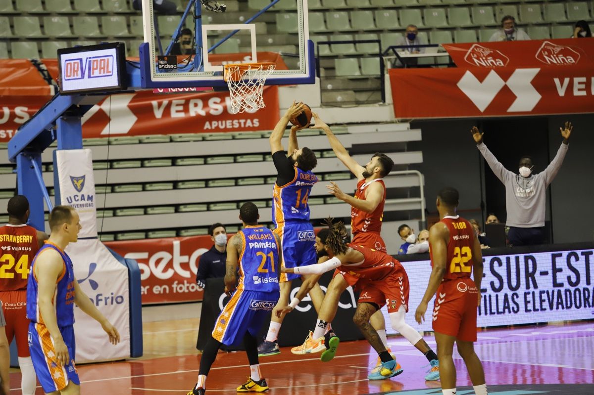 El UCAM Murcia se frena ante el Valencia Basket (66-80)