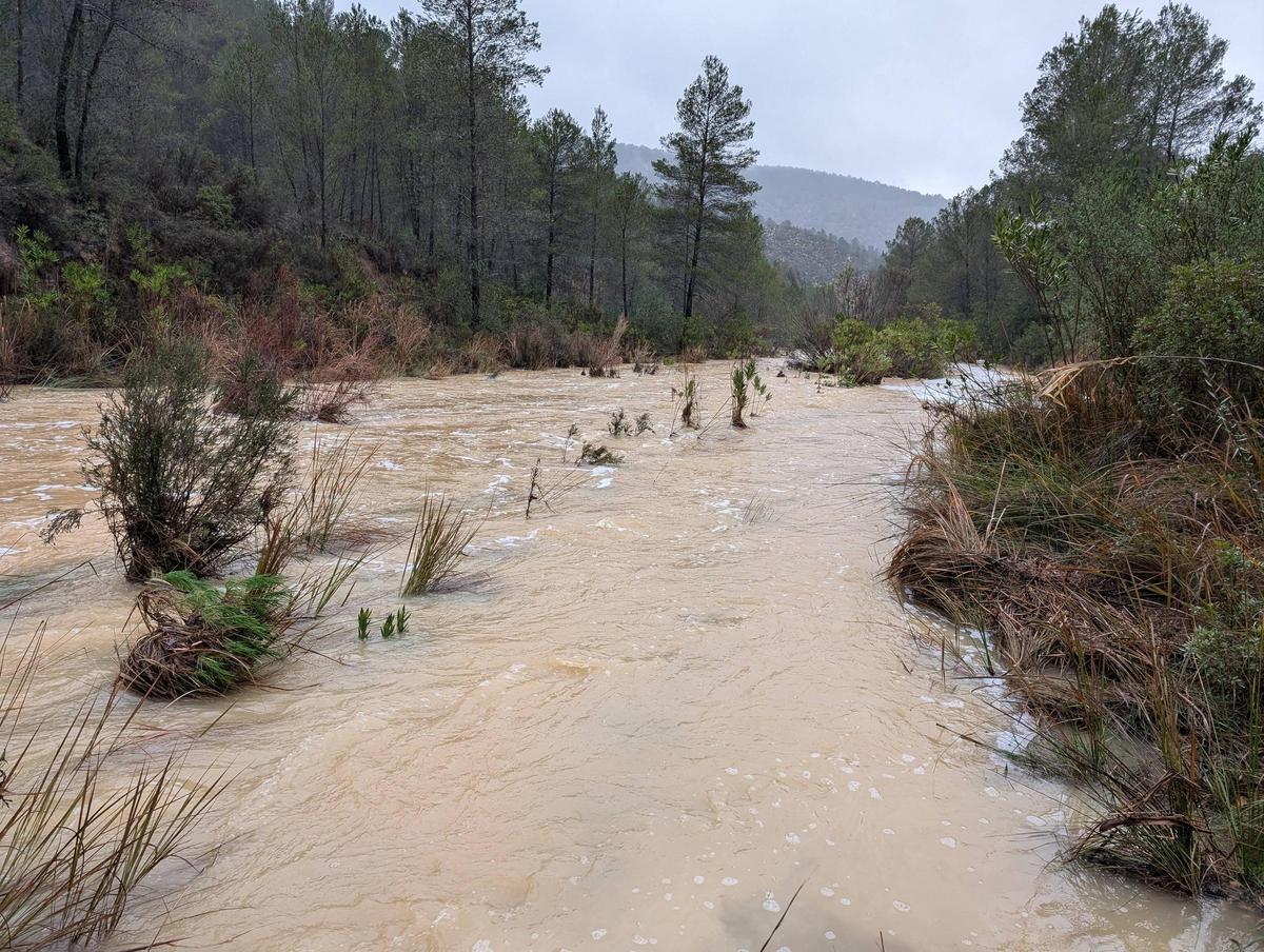 Caminos cortados por el temporal de lluvias.
