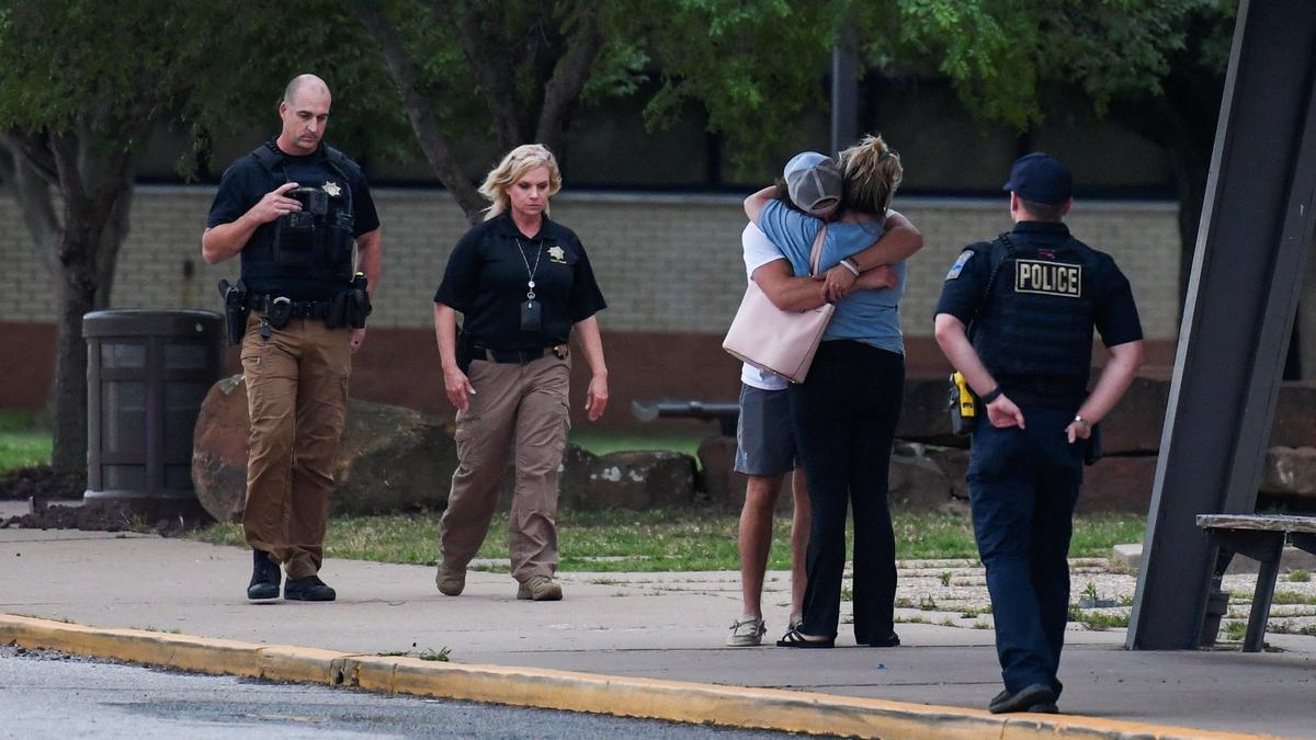 Cinco fallecidos en un tiroteo masivo en un hospital de Oklahoma