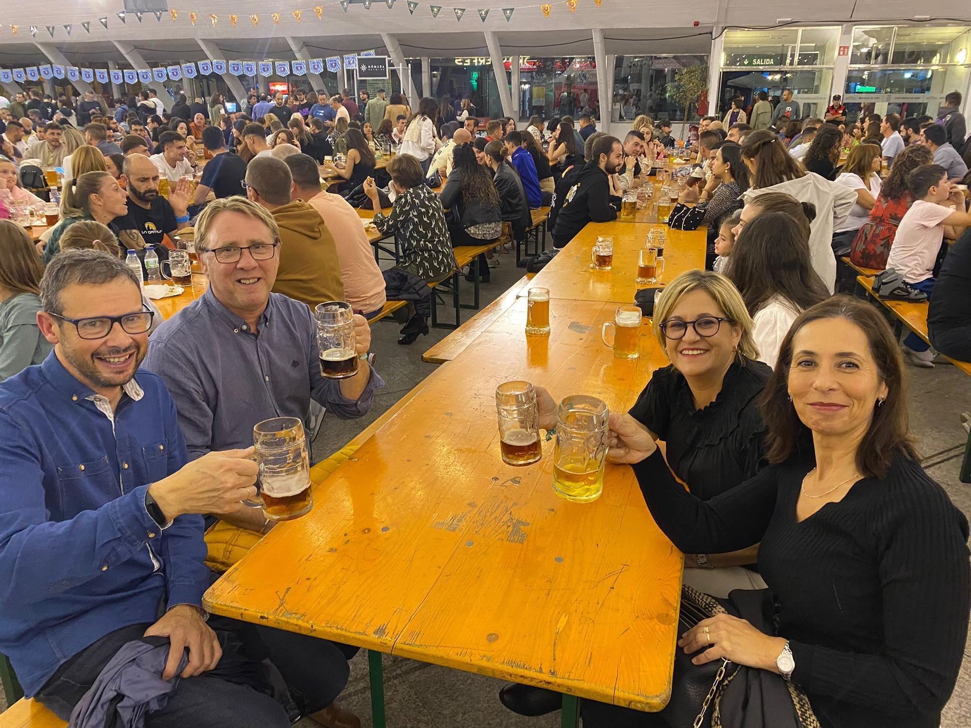 EN IMÁGENES: Así fue la celebración del Oktoberfest en la plaza cubierta de Pola de Siero