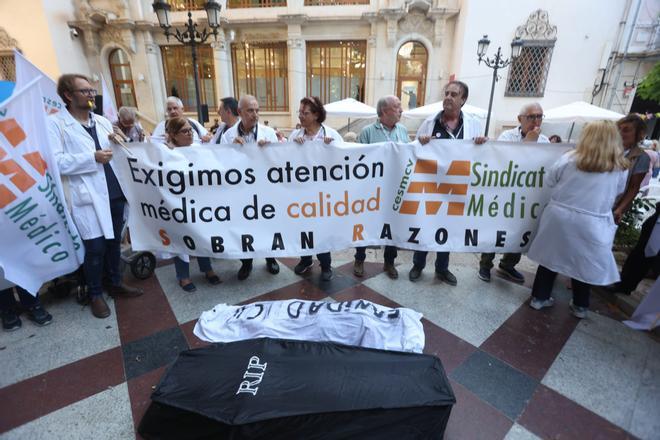 Huelga de médicos: así ha sido la manifestación en Alicante