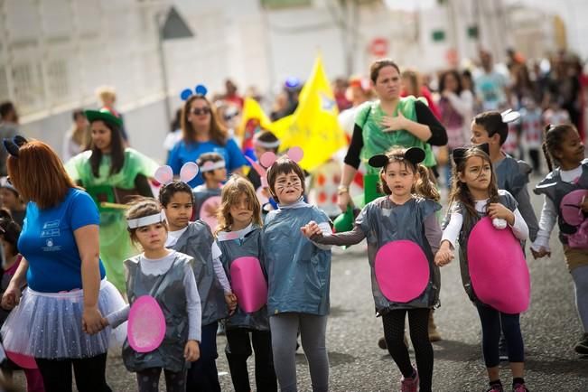 FUERTEVENTURA - PASACALLES INFANTIL DEL CARNAVAL DE PUERTO DEL ROSARIO 2017  - EN LE FOTO COLEGIO SAN JOSE DE CALASANZ - 24-02-17