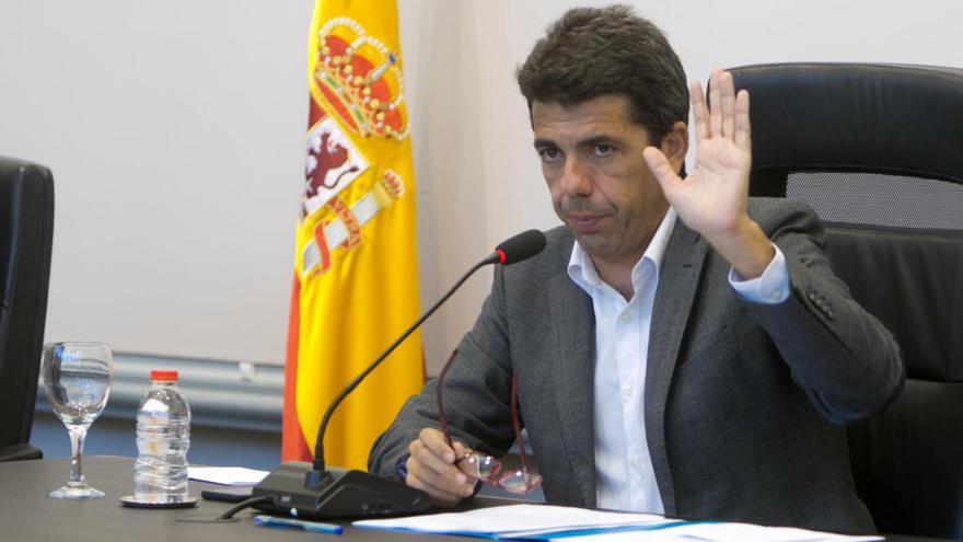 Carlos Mazón, presidente de la Diputación, en una imagen reciente durante un pleno de la Diputación.