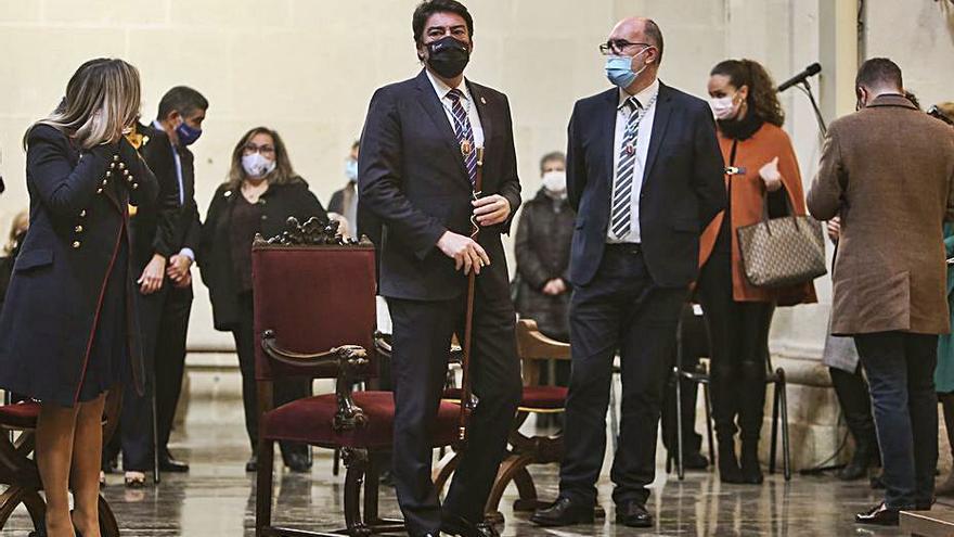 Luis Barcala durante la misa en honor a San Nicolás.