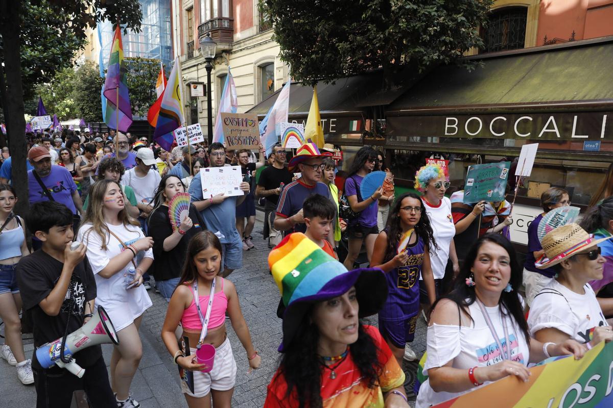 El desfile del Orgullo en Gijón, en imágenes