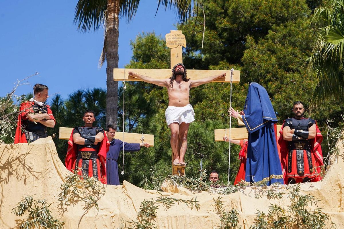 Jesús en la cruz.