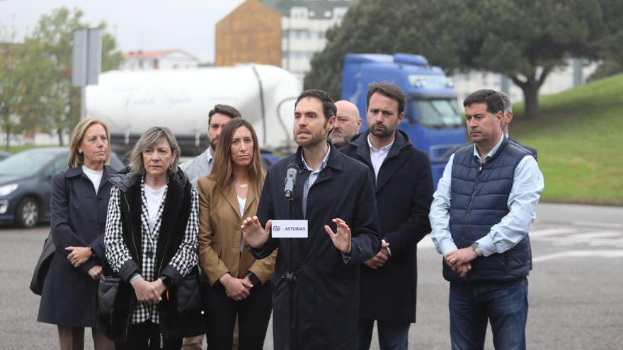 El acto del PP de Asturias con Sergio Sayas por el vial de Jove, en imágenes