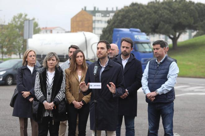 El acto del PP de Asturias con Sergio Sayas por el vial de Jove, en imágenes